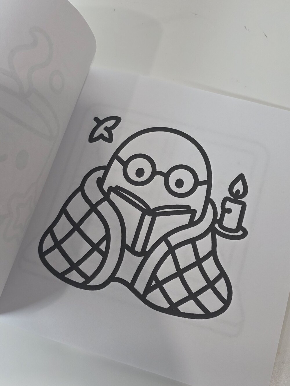 ๐โญ๏ธ Spooky Fall โ Bold & Easy Coloring Book: 40 Cute Fall And Halloween Designs - Picture 5 of 6
